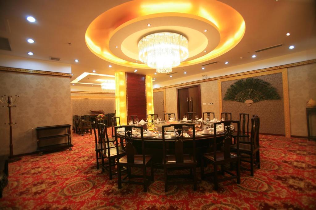 Luoyang Grand Hotel المطعم الصورة